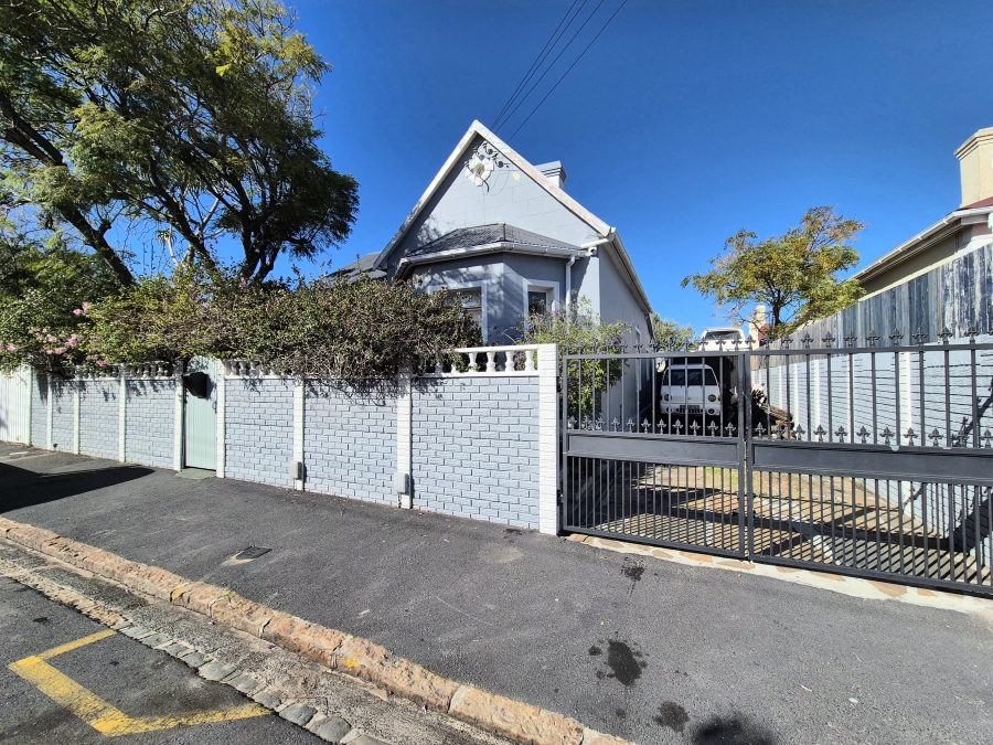 4 Bedroom Property for Sale in Wynberg Upper Western Cape